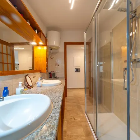 Apartahotel Brorent Domo De Aurora